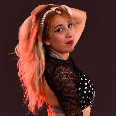 La-maestra-Zaghira-Mahir-recibe-el-Premio-maestro-2025